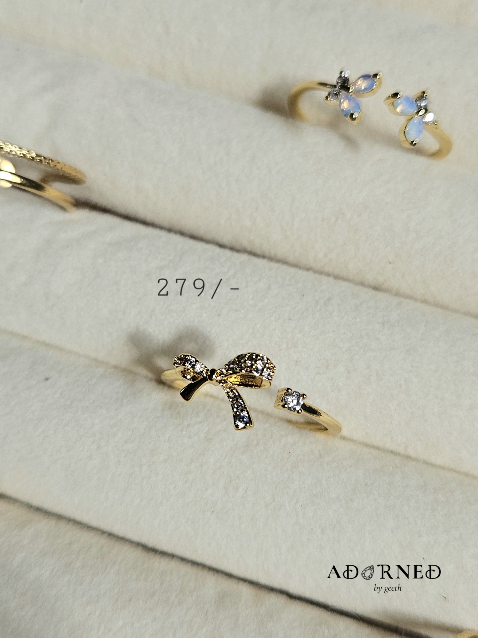 Pavé Bow & Solitaire Ring