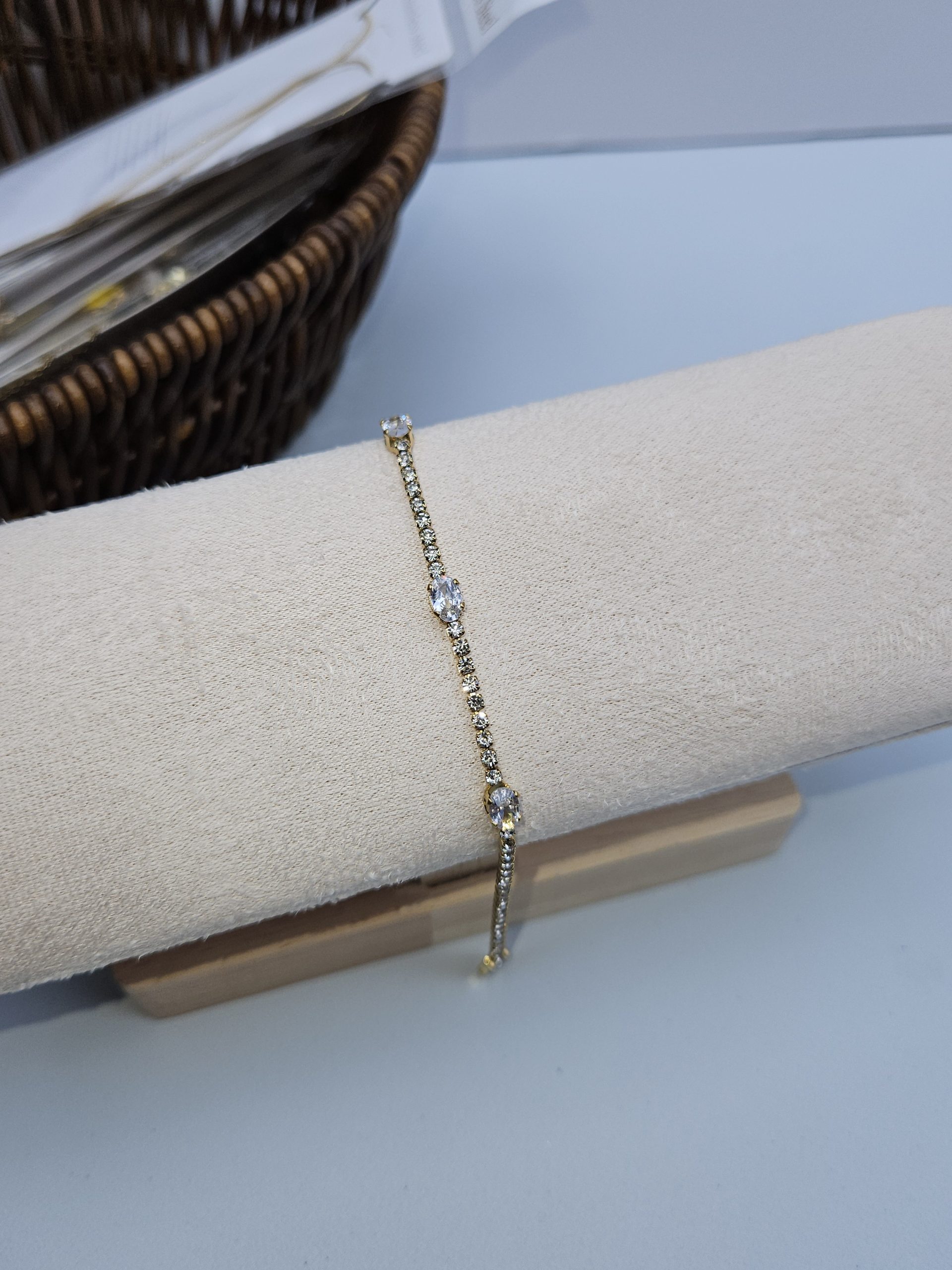 Oval & Crystal Tennis
